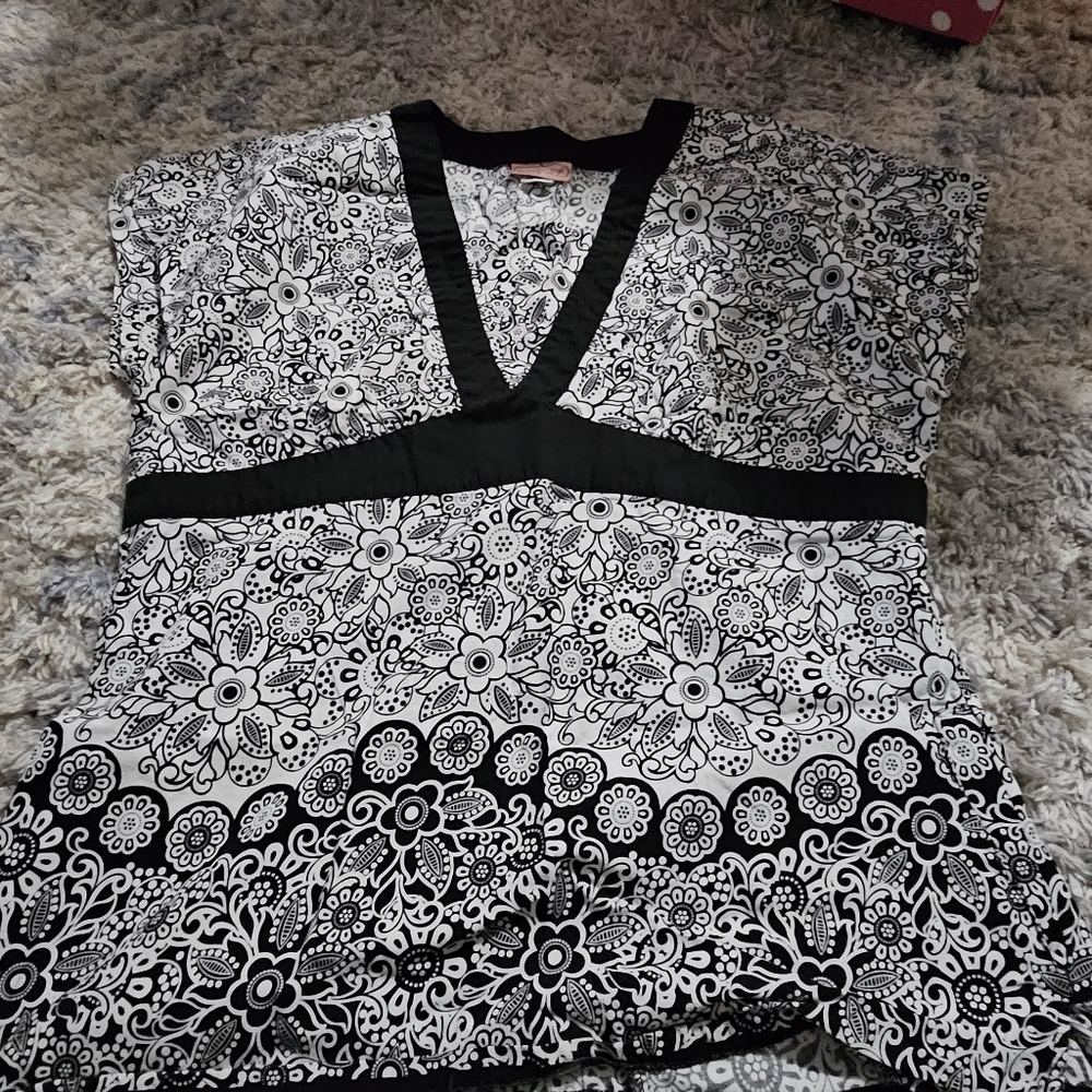 XL Katherine Heigl Scrub Top